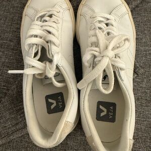 Veja Women's Cream Sneakers